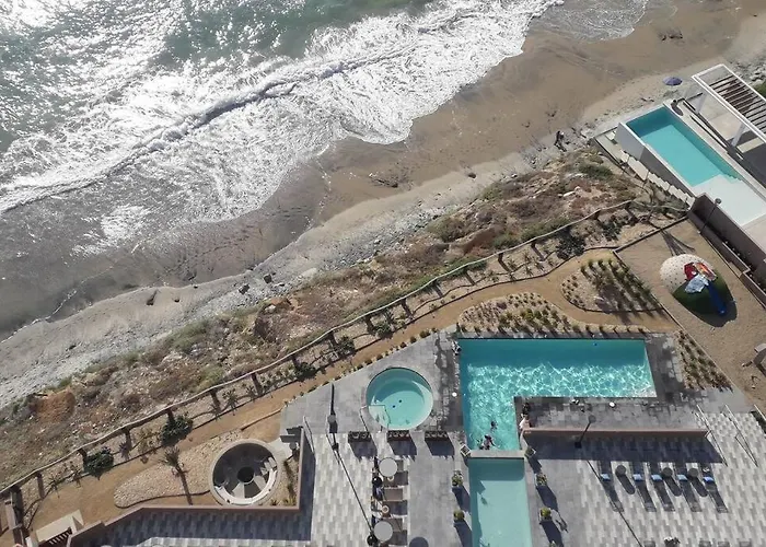 Luxury Beach Condo With Pool